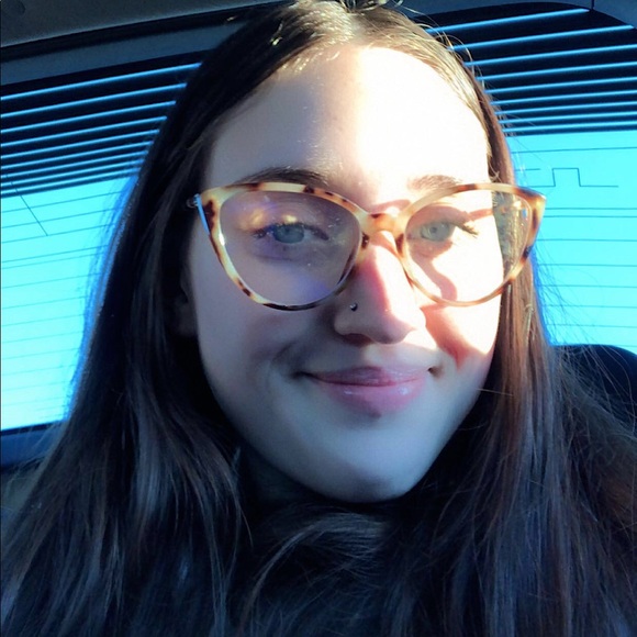 Meet your Posher, Emma - Picture 1 of 1